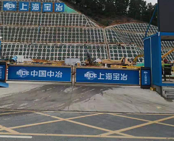泰安百叶广告道闸